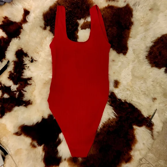 NWOT Divided by H&M red ribbed body suit woman size XS - Picture 2 of 5